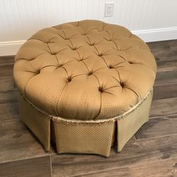 UPHOLSTERED LARGE ROUND OTTOMAN / FOOTREST 