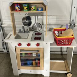 Hape Cook ‘N Serve Kids Contemporary Pretend Play Wood Kitchen with play food & access.