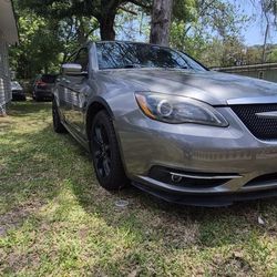 Chrysler 200