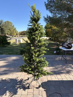 7ft. Christmas Tree 