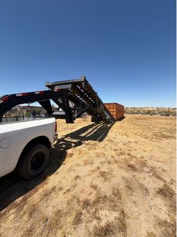 Storage shipping containers, local yard located In Hesperia