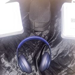 Beats Studio Pro-Navy Blue (WILL NEGOTIATE PRICE)