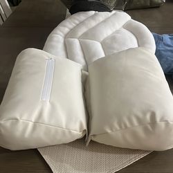 Newborn baby photography butterfly posing pillow