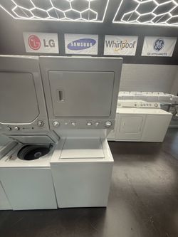 Frigidaire Stackable Washer and Dryer “27 ( Lavadora y secadora )