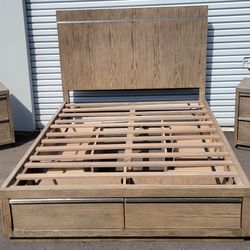 (DELIVERY AVAILABLE) Ashley Furniture Full Bed with Drawers & 2 matching Nightstands 