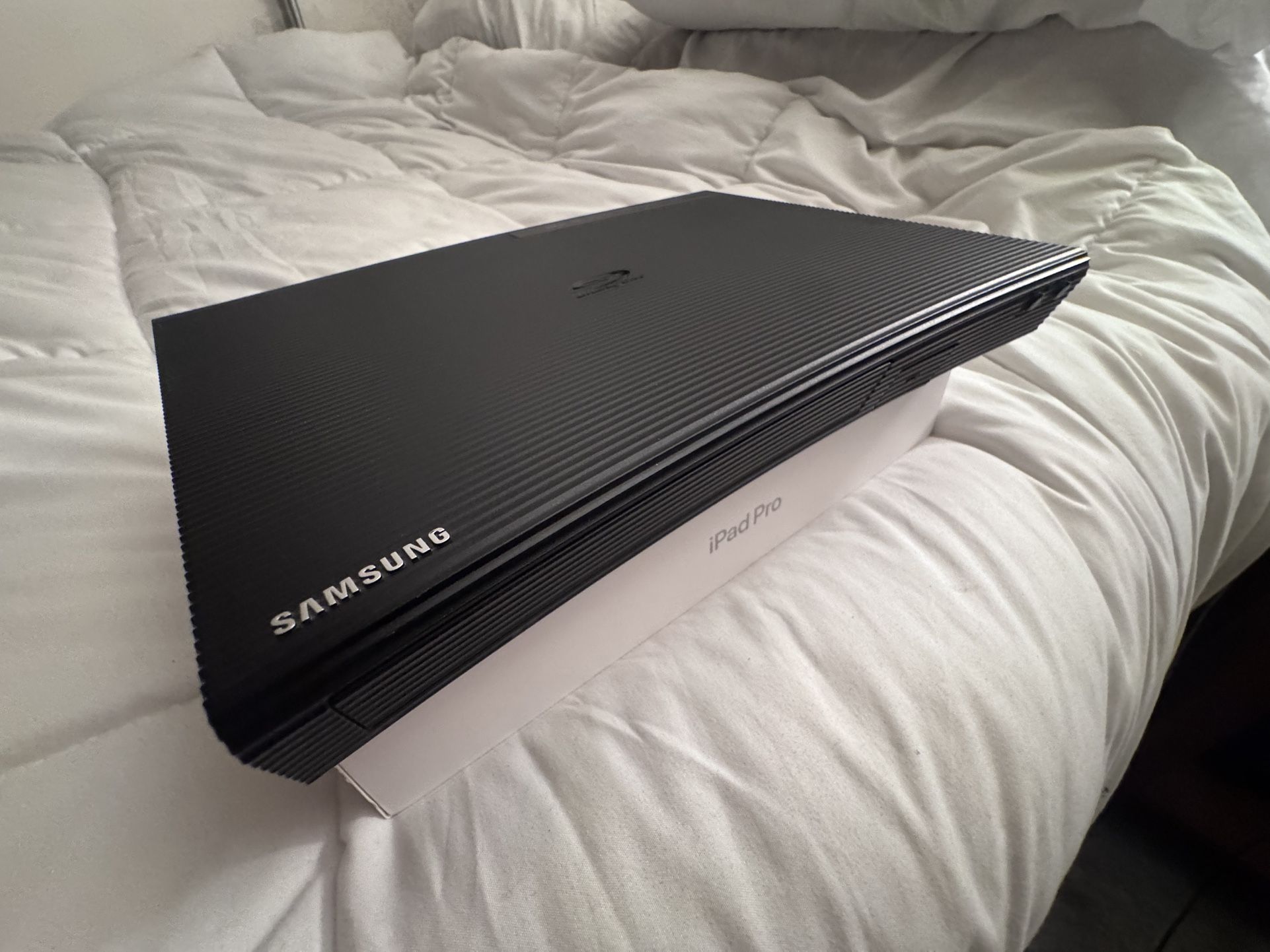 SAMSUNG HD BLUE RAY DISC PLAYER!