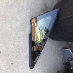 SMALL GLASS PASSENGER SIDE 2010-2015 TOYOTA PRIUS REGULAR