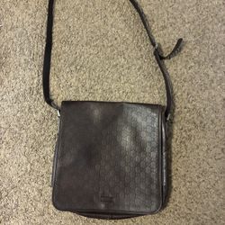 Gucci messenger bag 