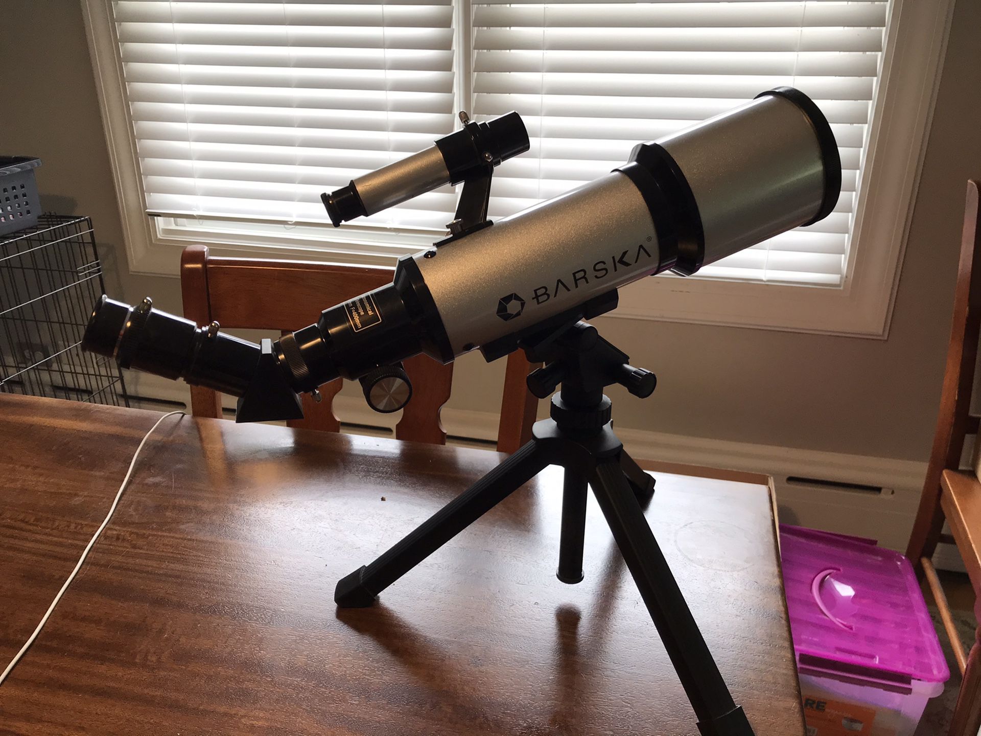 Barska 400 x 700mm astronomical refractor Telescope with 2 eyepieces and case