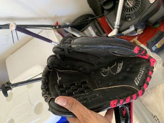 Softball glove 11.5