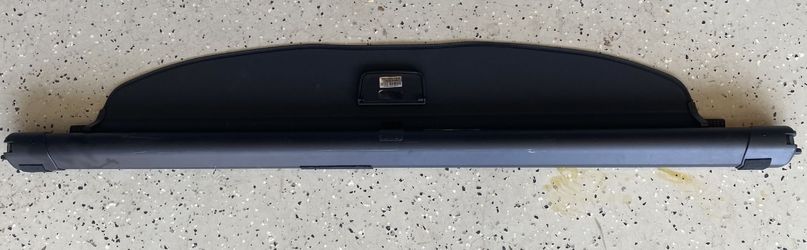 Used 2017 OEM Land Rover Discovery Sport Rear Privacy Security Cover Trunk Shade