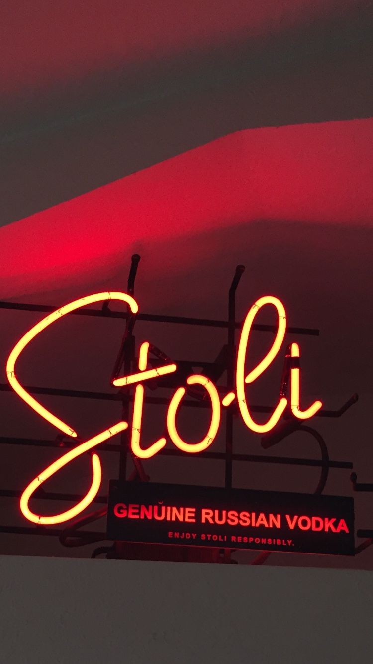 Stoli neon