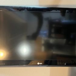 32 Inch LG TV 