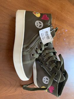 Girls size 11 new with tags laced with zipper