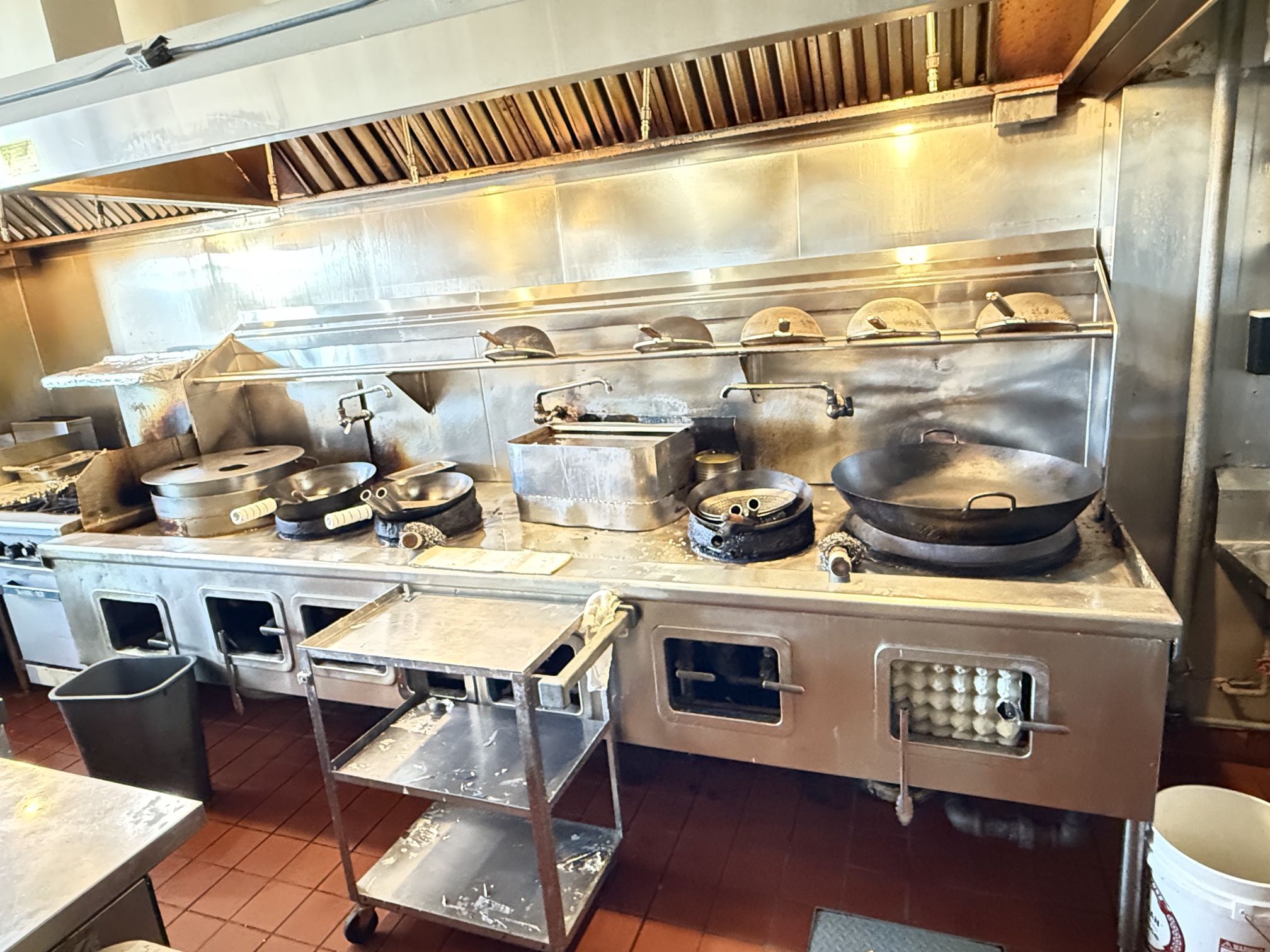 Chinese kitchen equipment