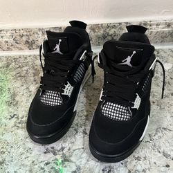 Air Jordan 4 Black And White Thunder Size 8.5