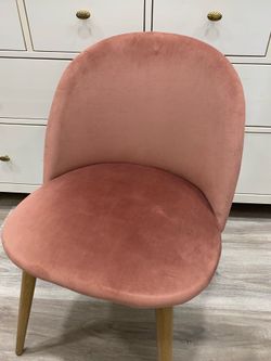 Pink/Mauve Faux Suede Chair