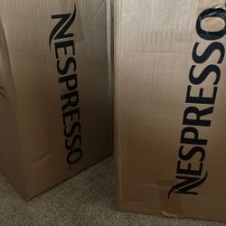 Nespresso ® Black Vertuo Lattissima Espresso