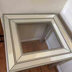 Side Mirrored Table 
