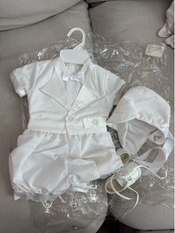 Baptism outfit size 6-9 months