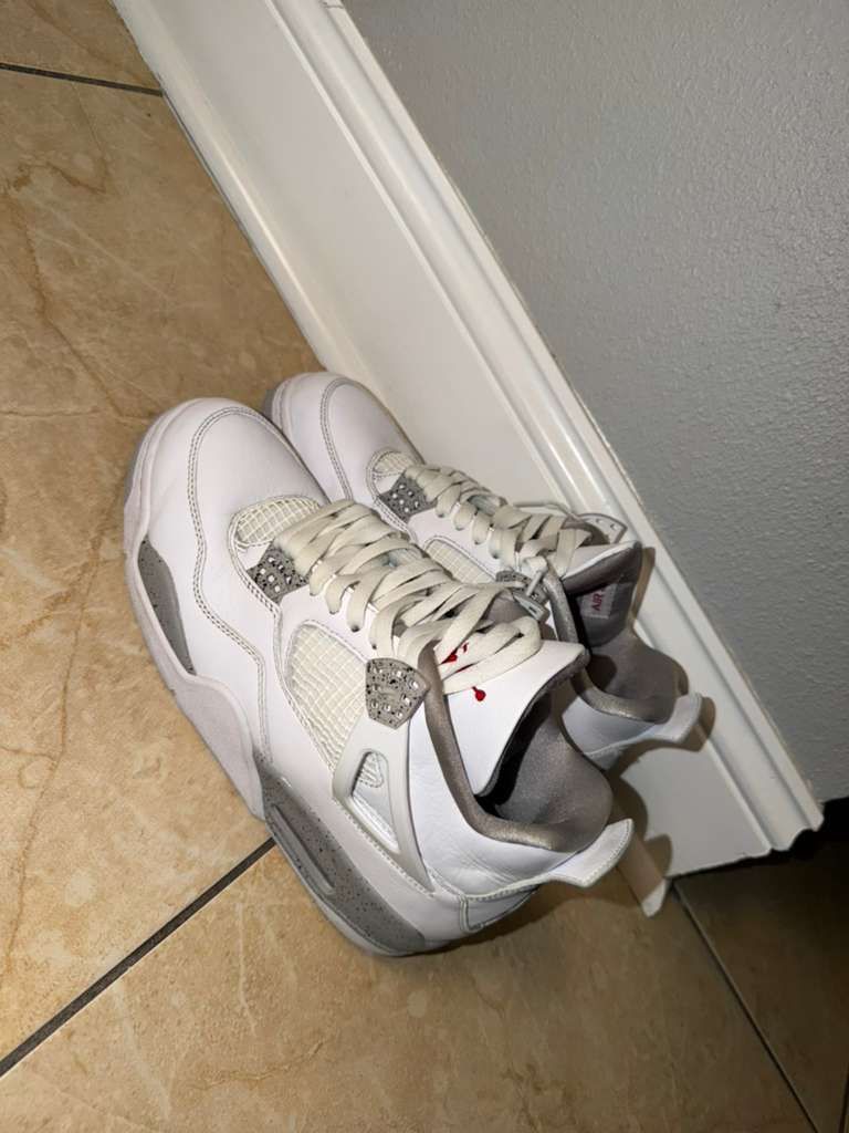 Air Jordan 4 Retro ‘White Oreo’