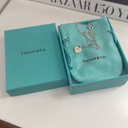 Tiffany & Co - Heart Pendant Necklace Silver 
