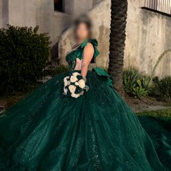 Emerald green couture-style dress 💚✨ – $2,000