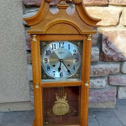 Decrotive  Clock With Key