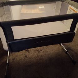 Baby Delight Beside Me Dreamer Bassinet and Bedside Sleeper