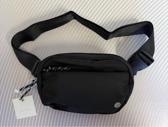 Belt bag, black, new