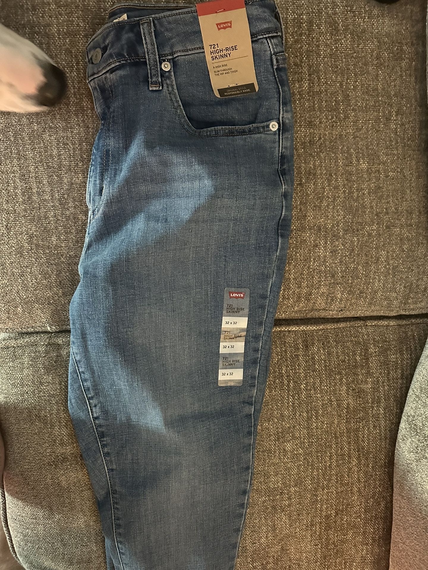 (32x32)LEVIS Woman’s 721 HIGH- RISE (Skinny) Jeans