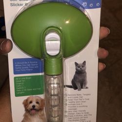Brushing And Grooming For Pet