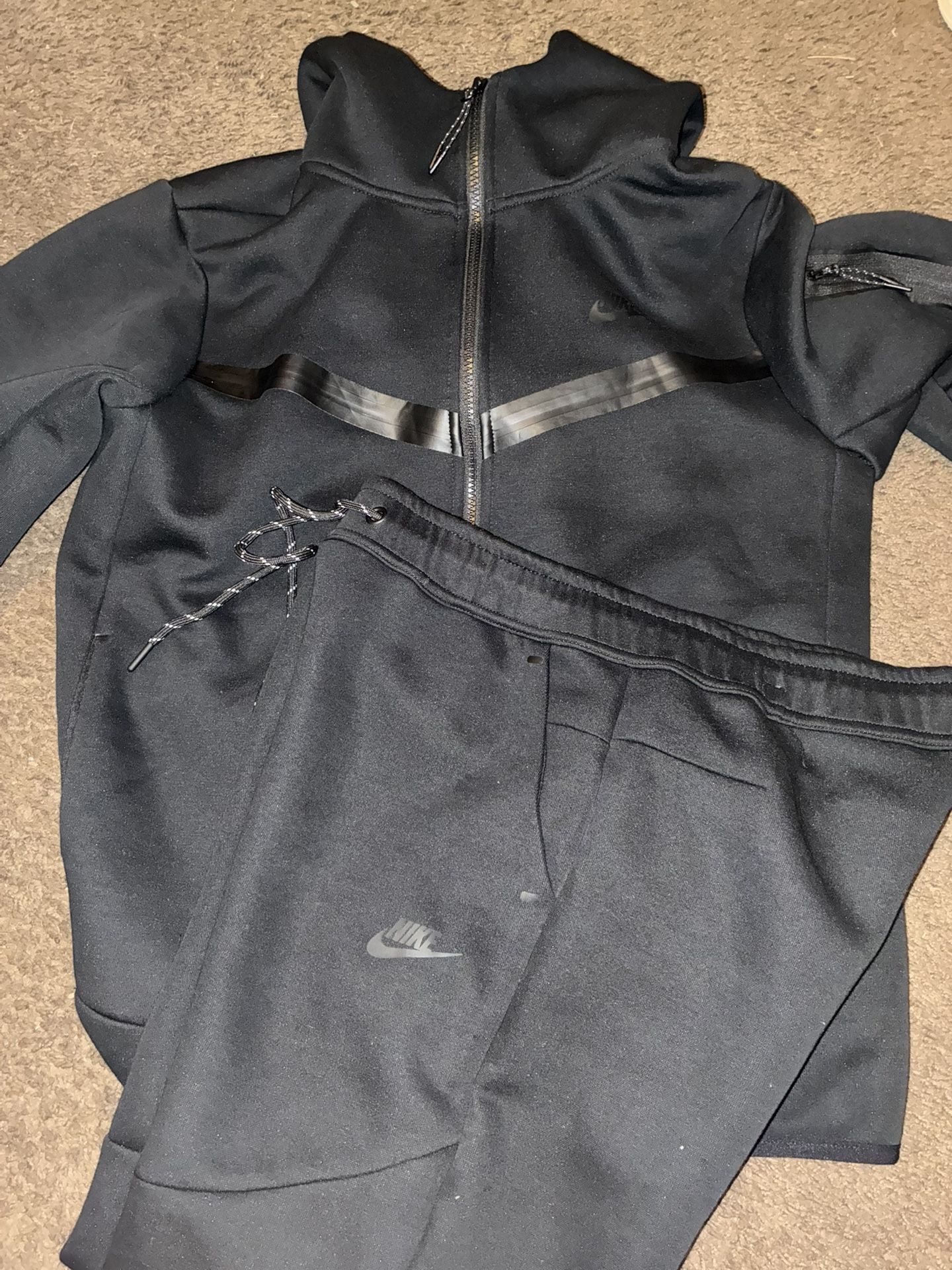 Black Nike Tech Set