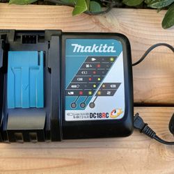 Makita Battery Charger