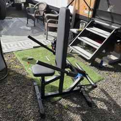 Titan Fitness Plate Loaded Dip Machine/Curl Bar