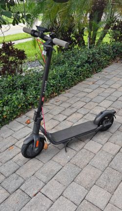 Electric scooter Navee v25