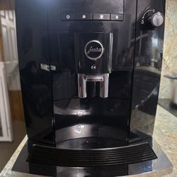 Cafetera Jura E4