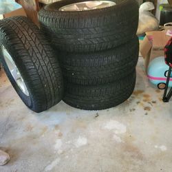 Set Of 4 Brand New Yokohama GeoLandar Tires & Jeep Rims