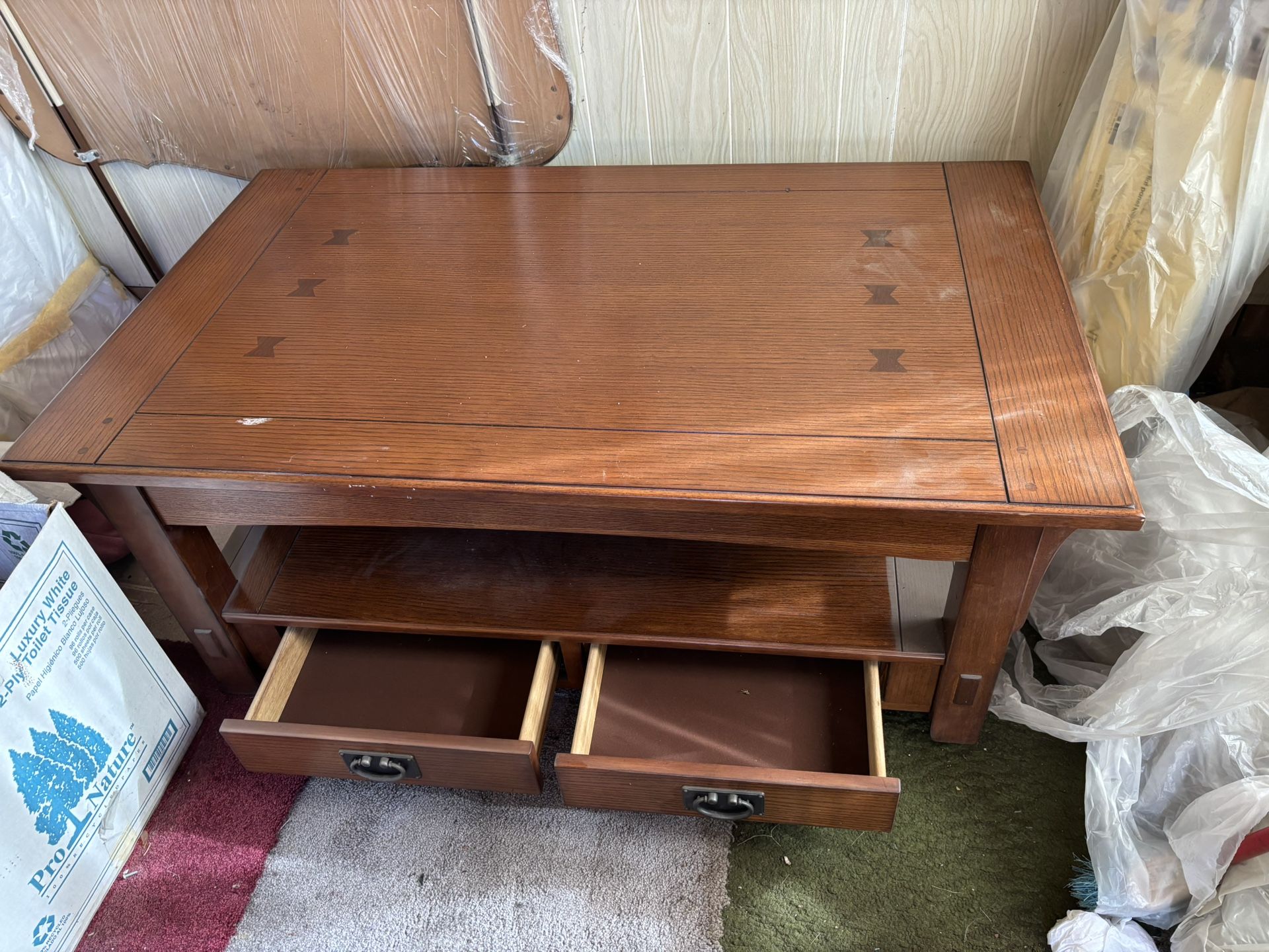 Solid Wooden Lift-Top Coffee Table