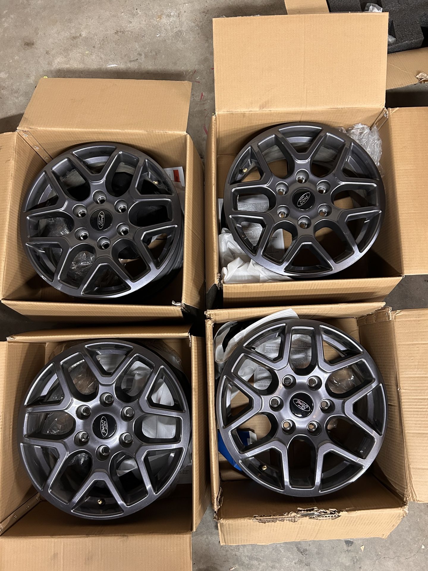 2024 Ford Ranger XLT wheels 17x8.5