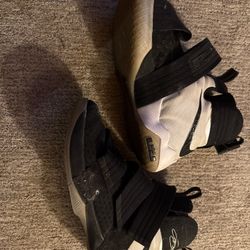 Nike LeBron Soldier 10 Basketball Shoes