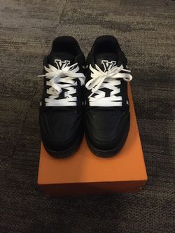 Lv trainers black 8.5-9