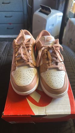 Nike Dunk Low Sneakers