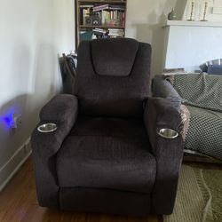 Medium Sized Recliner (non-rocking)