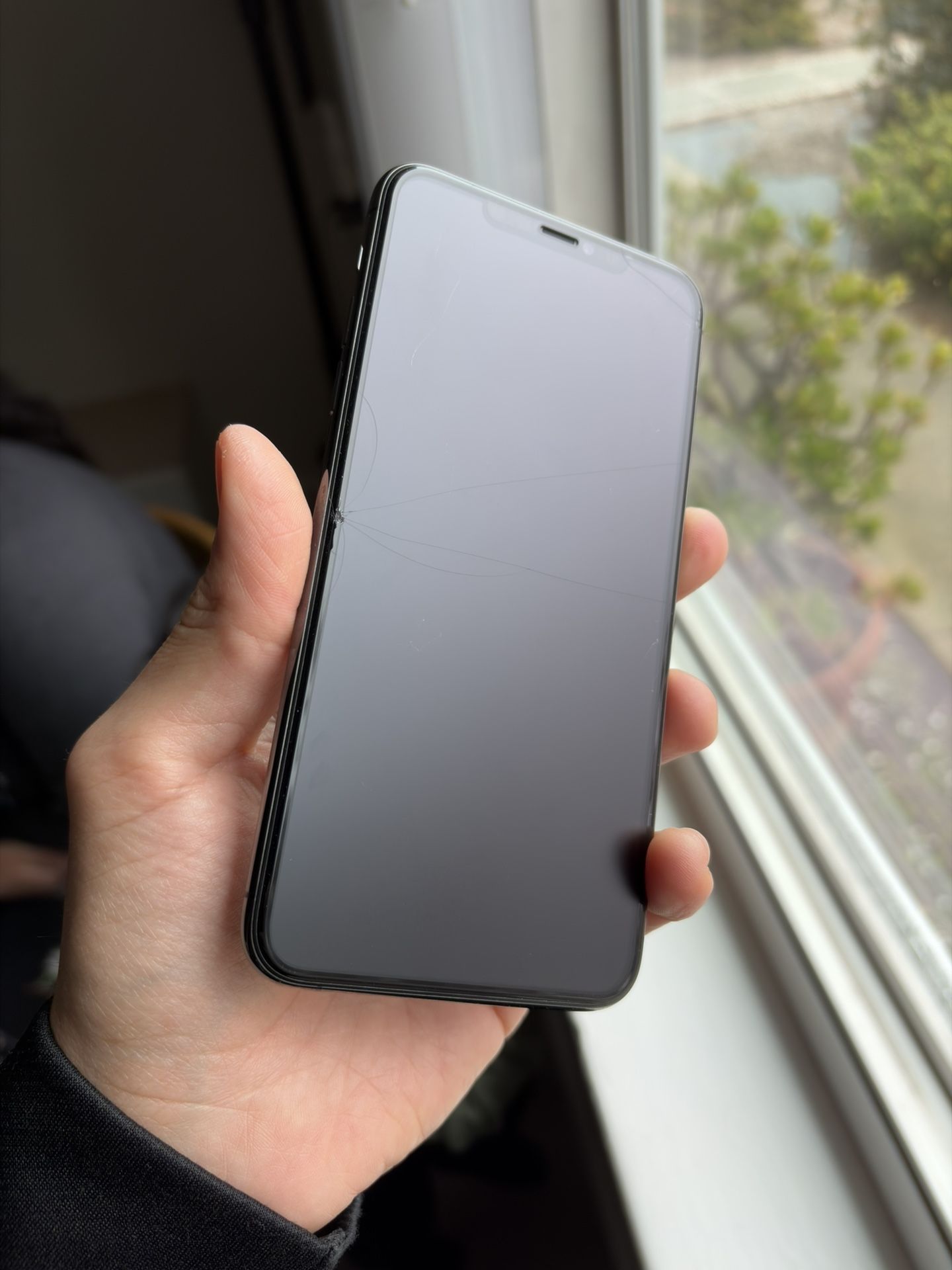 iPhone 11 Pro Max 256GB- Unlocked. *READ DESCRIPTION*