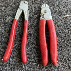KW Cages Pliers