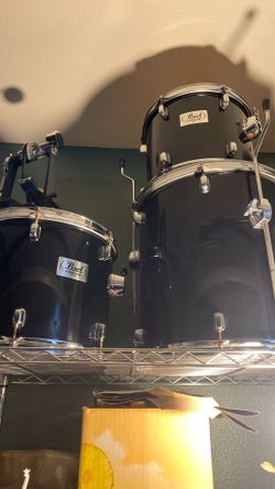 Complete Pearl Drum Set With Stands And Cymbals