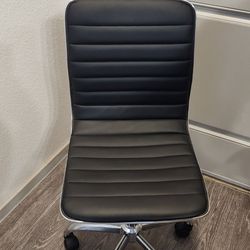 Black & Silver Height Adjustable Rolling Desk Chair