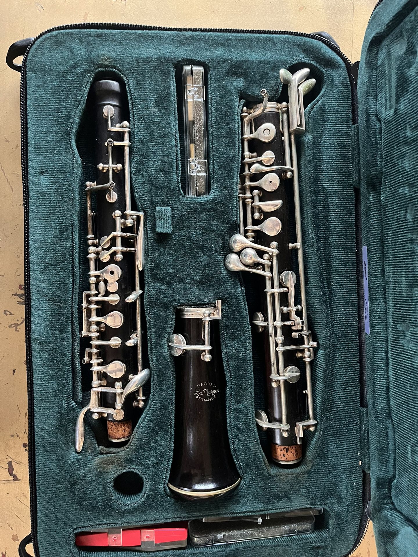 La Mangus Paris France Instrument