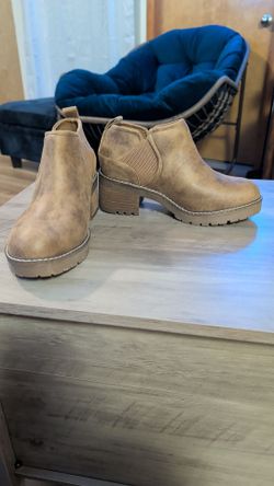 Torrid tan size 8WW booties